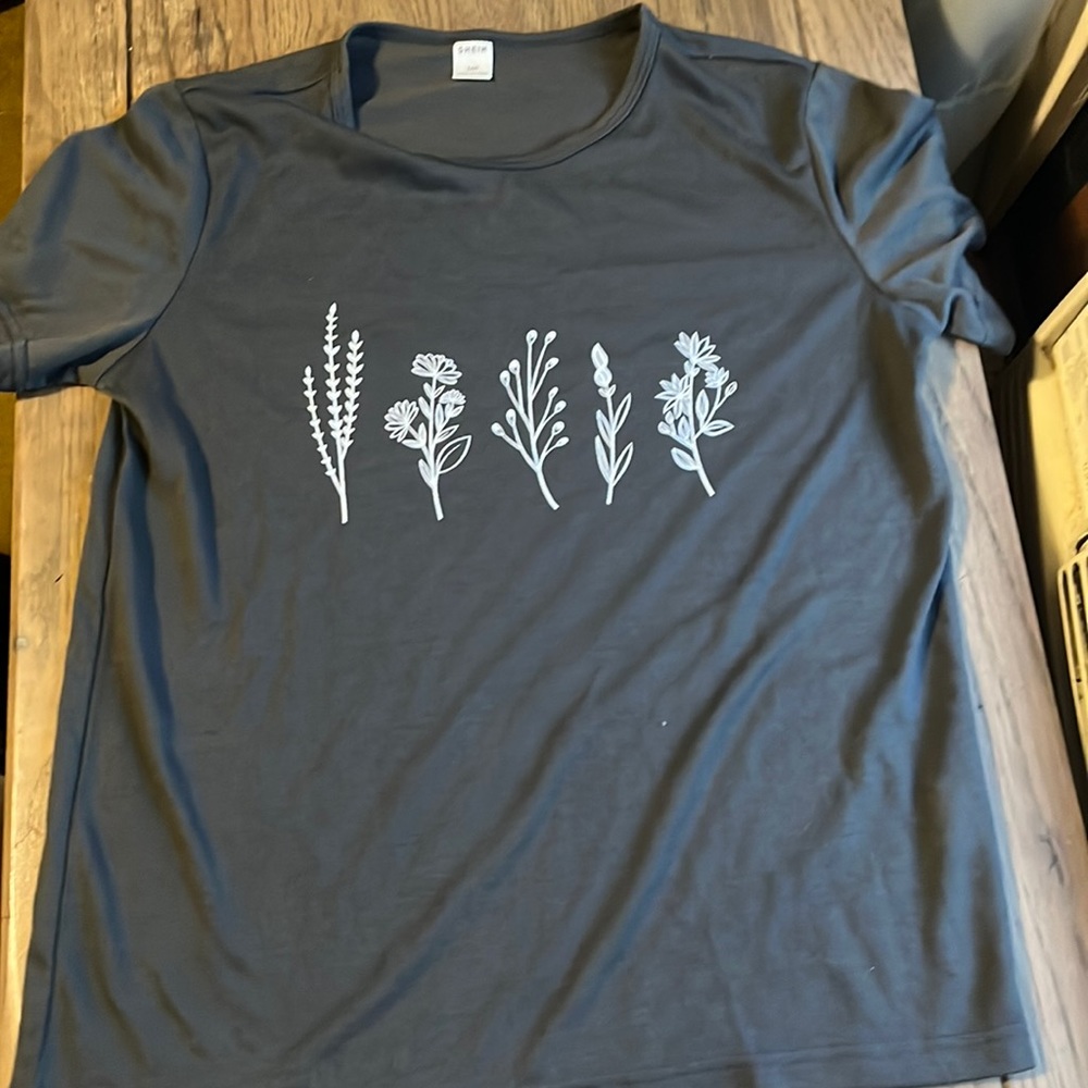 NWOT soft grey floral graphic tee